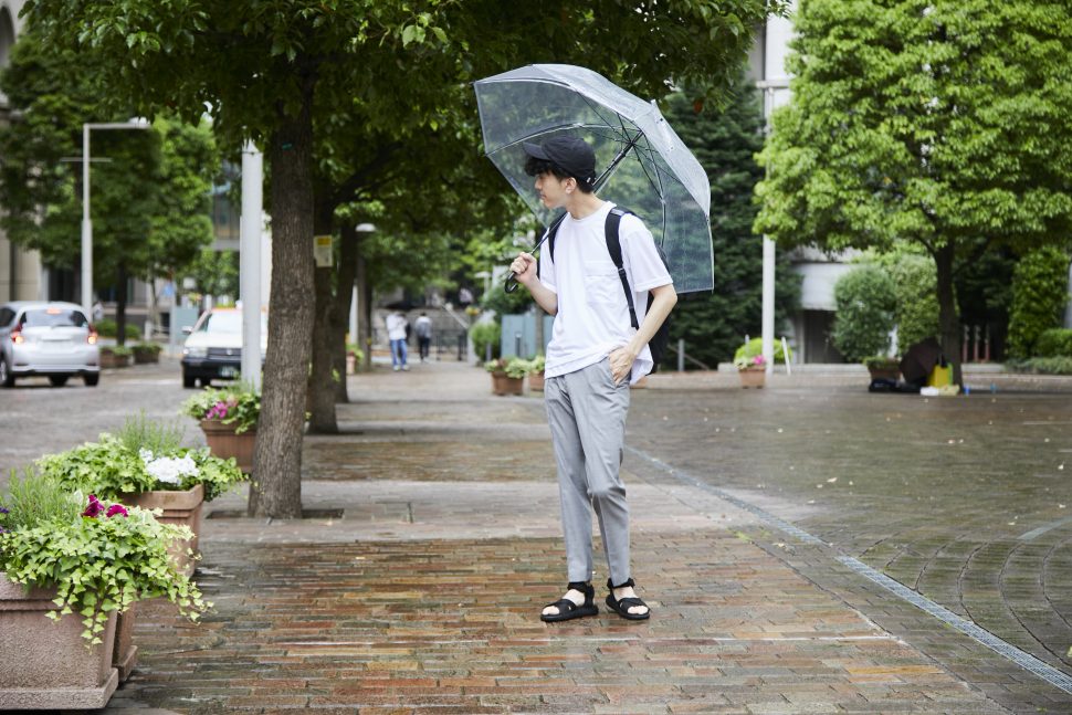 スラックス 雨 対策